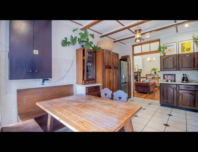 6 BEDROOM FREEHOLD FOR SALE IN PARKTOWN